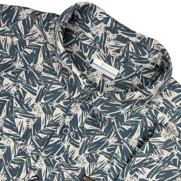 Columbia Men’s Palm Leaves Button Front Short Sleeve
Casual Shirt | Size XXL - Picture 2 of 10